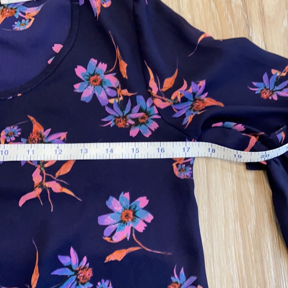 🌸Floral top - Picture 8 of 10